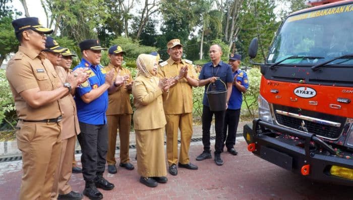 warga_bahorok_apresiasi_penyerahan_mobil_damkar_dari_bupati_langkat