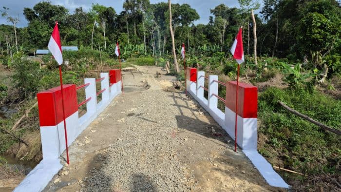 kodam_ibb_rampungkan_pembangunan_jembatan_aramco_lolonaa