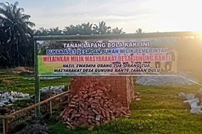 warga_gunung_rante_tolak_lapangan_sepak_bola_jadi_gedung_kdmp