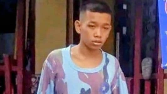 yang_temukan_remaja_penderita_gangguan_mental_ini_lapor_ke_polsek_labuhan_ruku