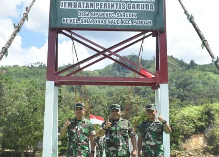 irdam_ibb_tinjau_hasil_pembangunan_tni_pascabencana_di_tapteng