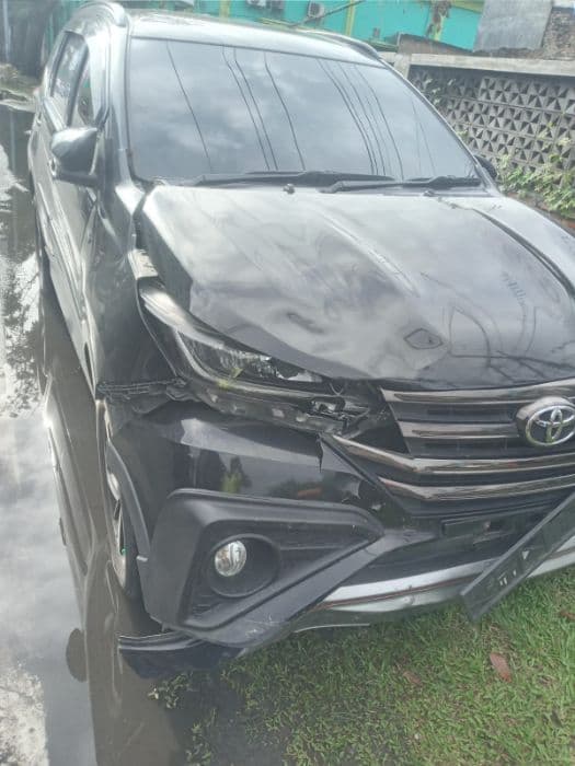 video_viral_medan_pengendara_motor_terseret_di_bawah_bumper_mobil