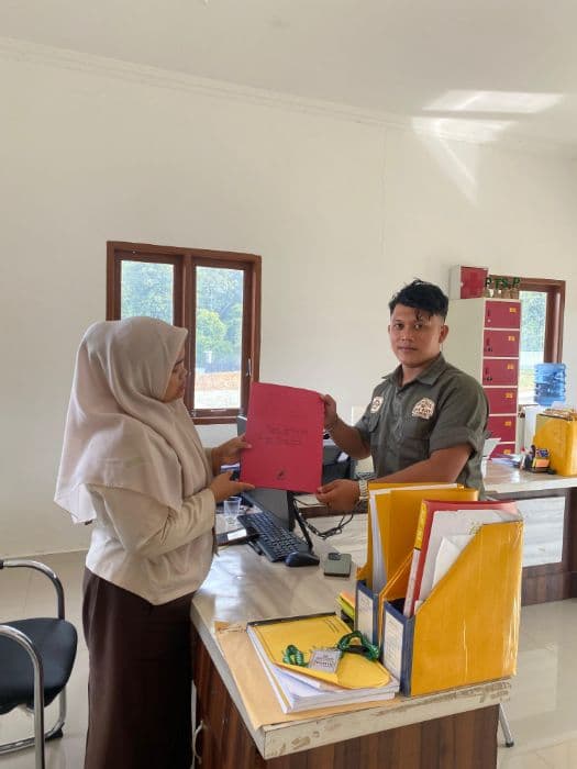 bukti_pelanggaran_kode_etik_kades_situmbaga_akan_diserahkan_ke_inspektorat_tapsel