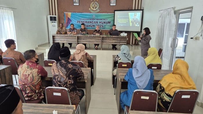kejari_tanjung_balai_berikan_penerangan_hukum_terkait_penyaluran_dana_pip