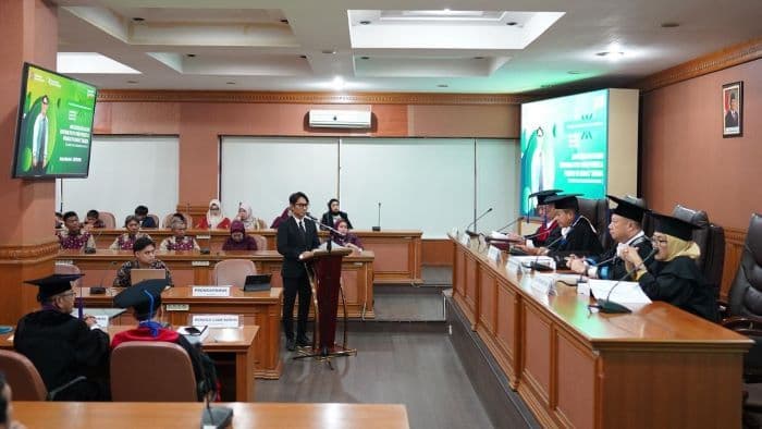 mantan_buruh_bangunan_raih_gelar_doktor_ilkom_usu_pertama_predikat_cumlaude_