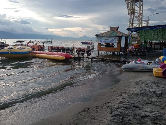 pasir_putih_parbaba_tak_lagi_jadi_favorit_pengunjung_turun_70_persen