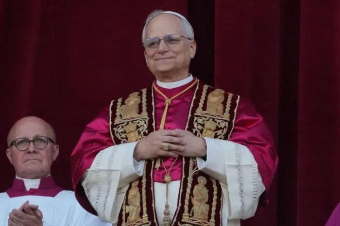 pilihan_nama_leo_xiv_keseimbangan_antara_sosialisme_dan_kapitalisme_arah_yang_akan_diambil_paus
