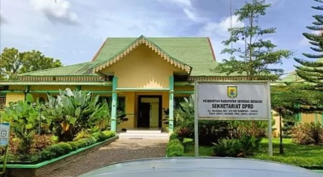 diduga_blokir_nomor_wartawan_sekwan_dprd_sergai_dinilai_tak_kooperatif_soal_informasi_publik