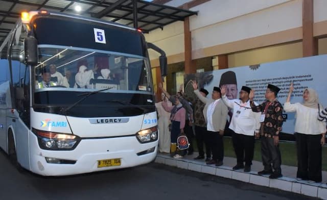 jemaah_calon_haji_asal_deli_serdang_berangkat_ke_tanah_suci_jumat_sore_
