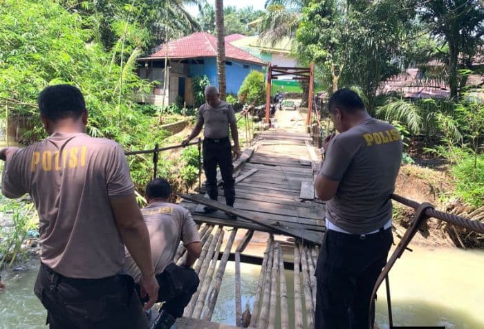 jembatan_rambing_di_kampung_baru_sibabangun_direnovasi_setelah_15_tahun_rusak