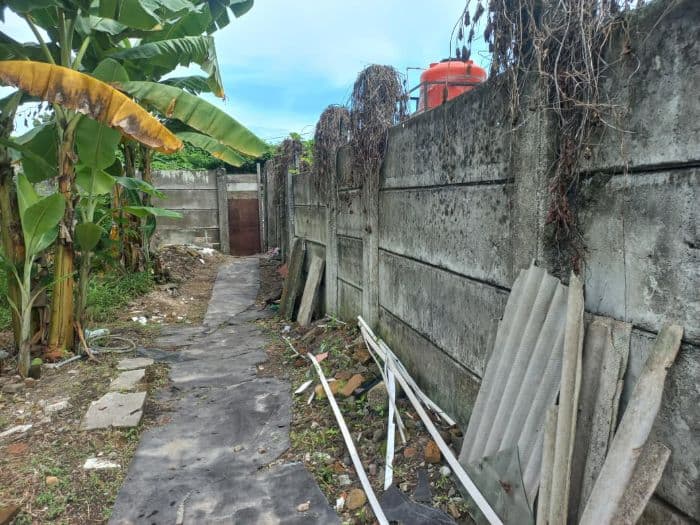 viral_lansia_sulit_keluar_karena_rumah_ditembok_di_medan_camat_ungkap_faktanya
