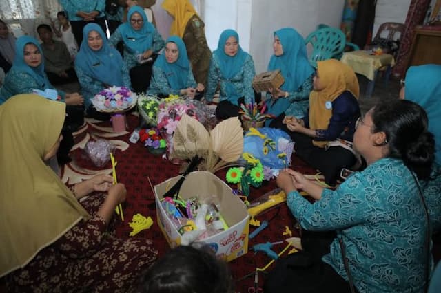 ketua_tppkk_asahan_monitoring_persiapan_desa_peserta_lomba_hkg_pkk_sumut_2026