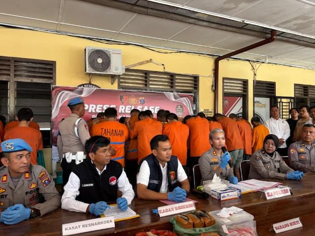 polres_pematangsiantar_sita_95_kg_ganja_dan_14_kg_sabu_dari_69_kasus_narkoba
