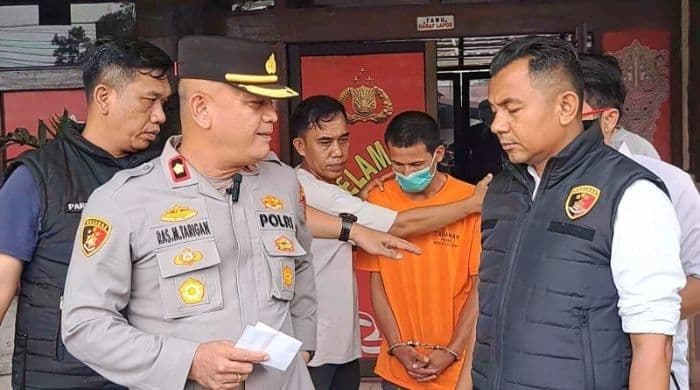 polsek_medan_tembung_buka_suara_soal_video_viral_ibu_ditahan_karena_cabut_pohon_pisang