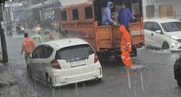 sejumlah_jalan_tergenang_usai_hujan_deras_guyur_binjai