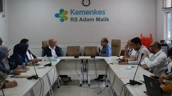 perkuat_kerja_sama_kesehatan_health_holding_company_arab_saudi_kunjungi_rsup_h_adam_malik_medan
