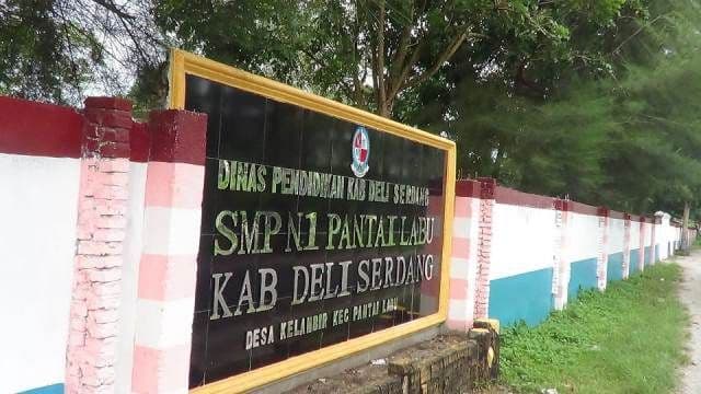 smpn_1_pantai_labu_dituding_tak_izinkan_pelajar_tinggal_kelas_pindah_sekolah