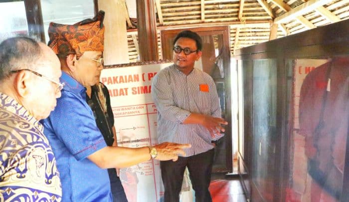 bupati_anton_ajak_pelajar_kenali_sejarah_lewat_museum_simalungun