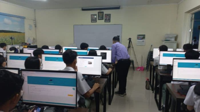 1100_siswa_sma_methodist_2_medan_ikut_asesmen_bahasa_inggris_rekor_muri