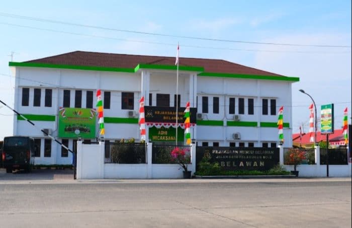kejari_belawan_lelang_tiga_unit_kapal_ikan_asing