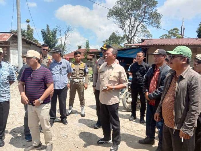 pemkab_toba_mediasi_pertikaian_antar_dusun_di_desa_simare_borbor