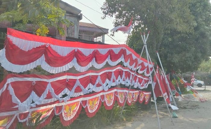 jelang_17_agustus_penjualan_bendera_merah_putih_di_lubuk_pakam_sepi
