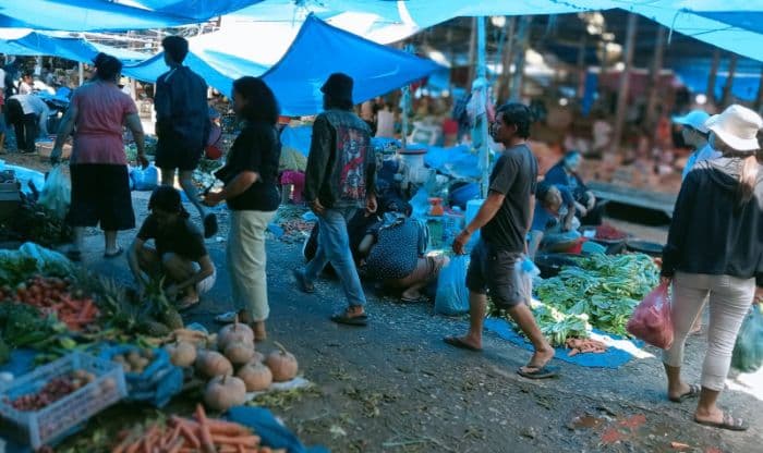 cabai_merah_keriting_naik_di_pasar_pangururan_yang_lain_turun