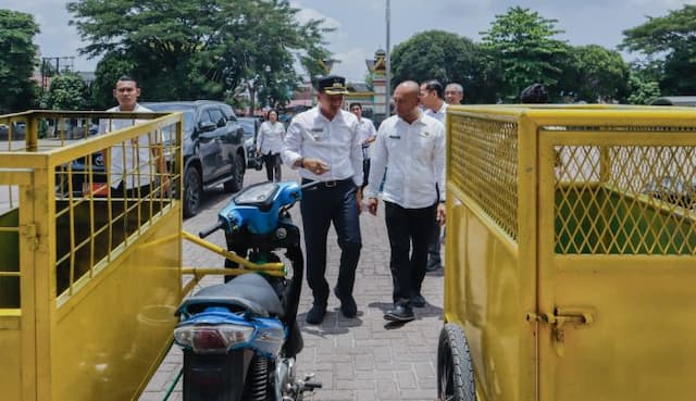 dlh_kota_tebing_tinggi_terima_bantuan_32_unit_sepeda_motor_