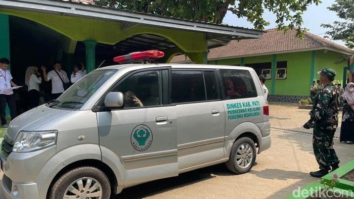 ratusan_siswa_dan_guru_di_pati_diduga_keracunan_usai_santap_mbg