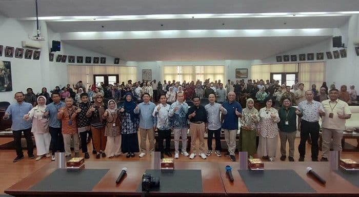 unimed_bekali_130_dosen_dengan_sertifikasi_data_analyst_dan_desainer_konten
