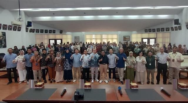 unimed_bekali_130_dosen_dengan_sertifikasi_data_analyst_dan_desainer_konten