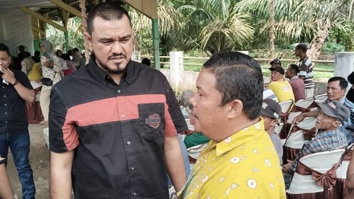 kades_naga_raja_1_keluhkan_jalan_tak_dibangun_ke_ananta_anggota_dprd_sumut