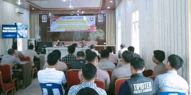 perkuat_kemitraan_polisi_dan_warga_kapolres_samosir_buka_pelatihan_polmas_2025