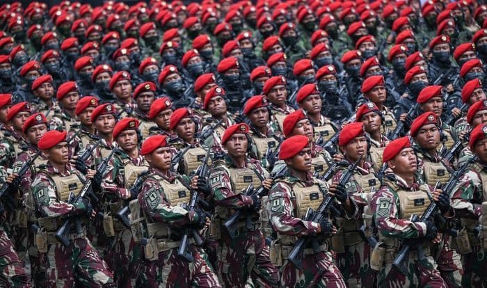 tni_serahkan_santunan_ke_keluarga_tiga_prajurit_yang_gugur_dalam_rangkain_hut_ke80_