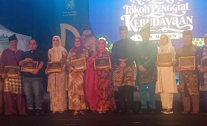 beri_penghargaan_kepada_25_pegiat_budaya_pemko_medan_dorong_penguatan_identitas_melayu