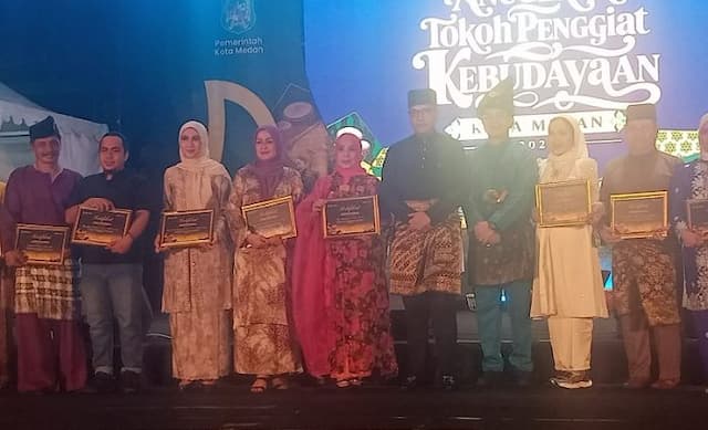beri_penghargaan_kepada_25_pegiat_budaya_pemko_medan_dorong_penguatan_identitas_melayu