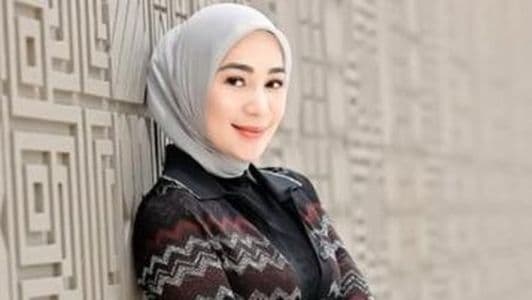 erin_dan_mantan_art_gagal_berdamai_gugatan_rp1_miliar_berlanjut_ke_persidangan