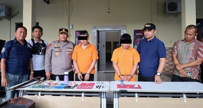 polres_batu_bara_gerebek_sarang_narkoba_sita_1141_gram_sabu_dan_empat_senjata_tajam