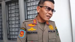 satpol_pp_pematangsiantar_pastikan_tertibkan_pkl_di_lapangan_adam_malik_dan_merdeka