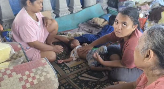 11_hari_terendam_ratusan_warga_tanjungpura_mengungsi_dan_mulai_alami_sakit