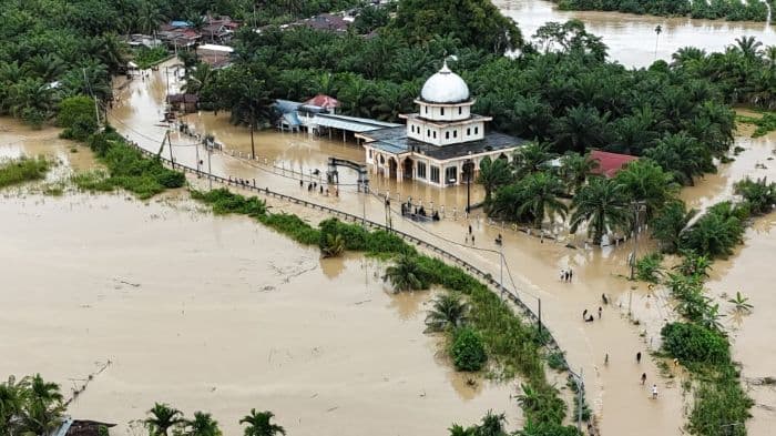 60_perguruan_tinggi_terdampak_banjir_di_aceh_sumut_dan_sumbar