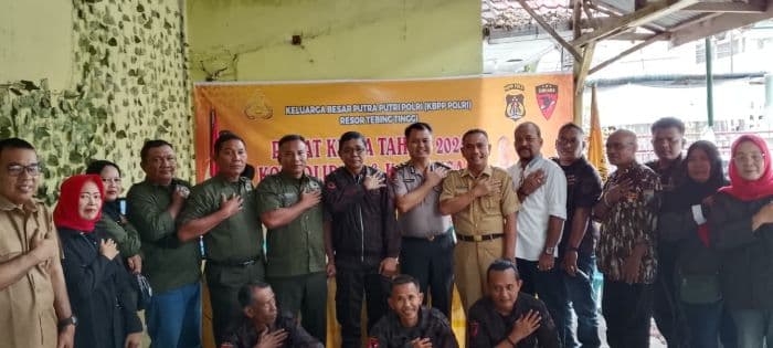 kbpp_polri_tebing_tinggi_gelar_rapat_kerja_2025_bahas_konsolidasi_dan_penguatan_organisasi