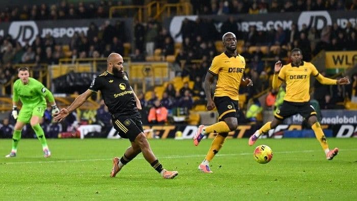 manchester_united_libas_wolves_41_di_molineux