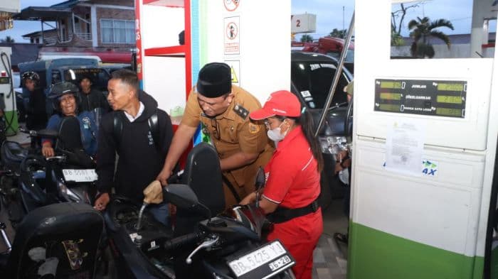 monitoring_ke_spbu_pasca_pasokan_bbm_aman_di_dairi_wabup_wahyu_daniel_sagala_tuai_sorotan