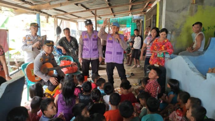 polda_sumut_fasilitasi_trauma_healing_untuk_korban_banjir_sibolga