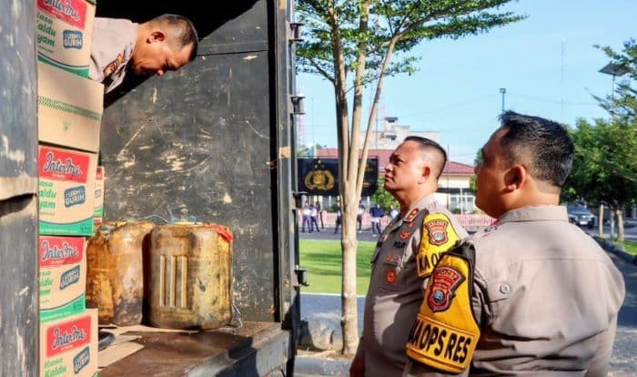 polres_batu_bara_kirim_bantuan_tahap_ii_untuk_korban_bencana_di_langkat