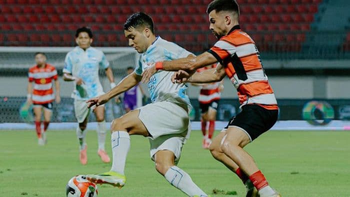 hujan_kartu_merah_psim_yogyakarta_bungkam_madura_united_tiga_gol_tanpa_balas_