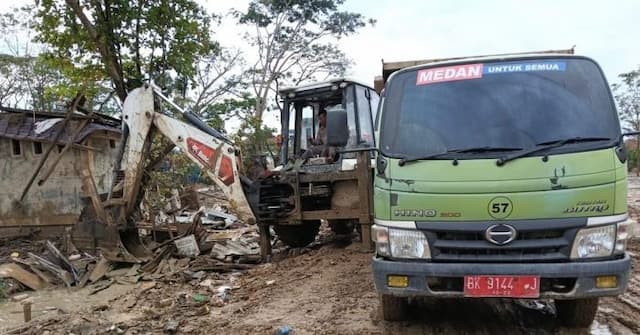 percepat_pemulihan_aceh_tamiang_pemko_medan_kembali_kirim_bantuan_alat_berat_