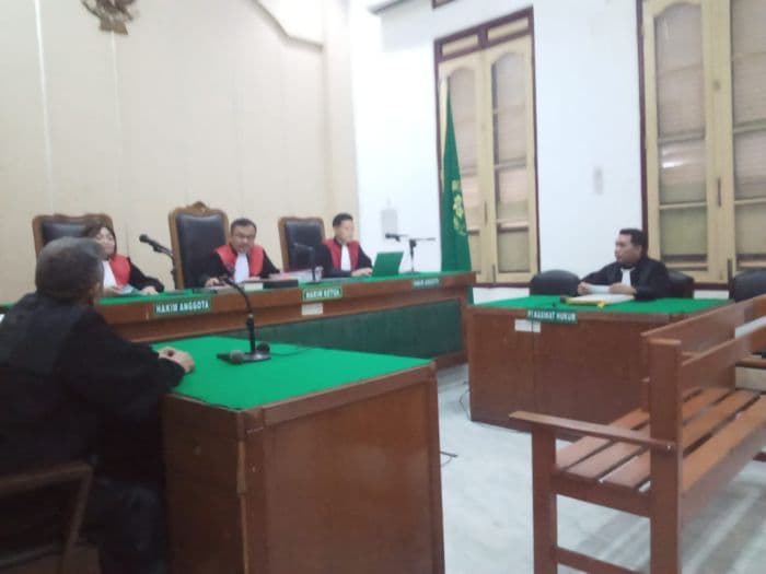 sidang_tuntutan_kasus_penistaan_agama_ratu_entok_ditunda