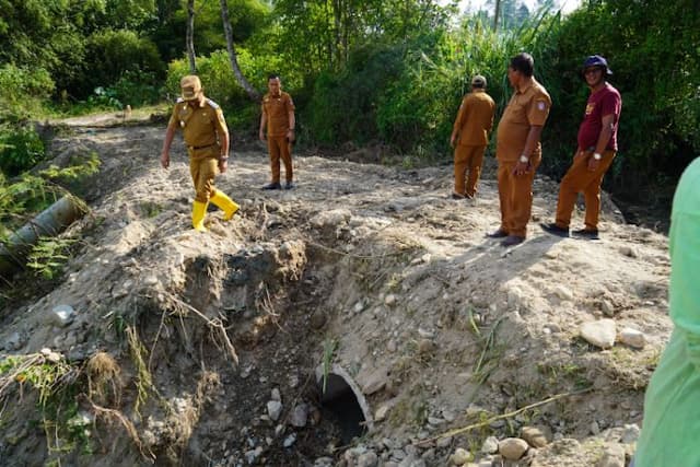 jalan_putus_di_desa_partoruan_lumbanlobu_sudah_diperbaiki